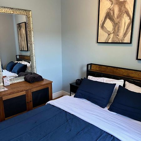 Blue Room In Dorothy'S Bnb Chicago Extérieur photo